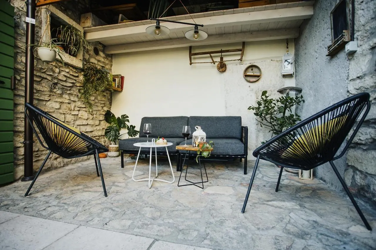 Residenza Borgo Valpolicella Vila SantʼAmbrogio di Valpolicella 0*,  Itália