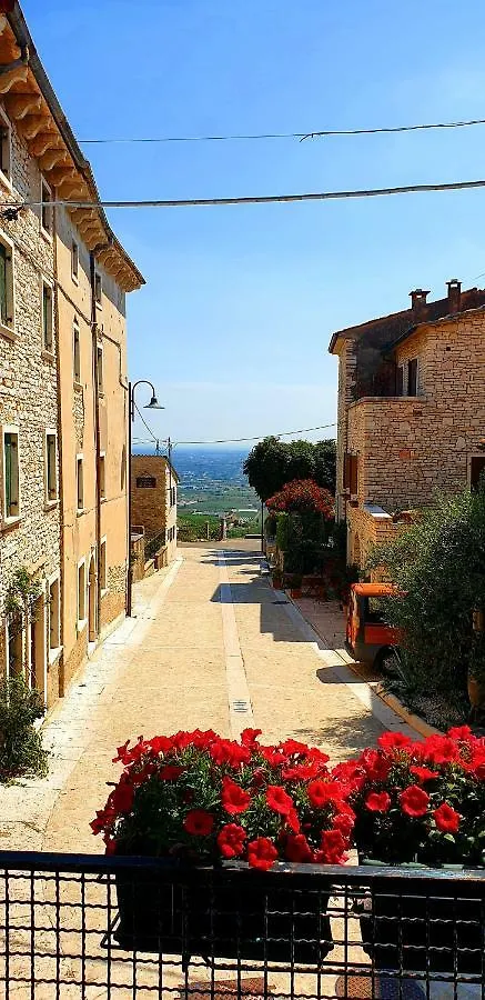 Residenza Borgo Valpolicella Villa SantʼAmbrogio di Valpolicella 0*,